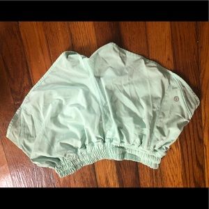 Lululemon hottie toddle shorts mint color!